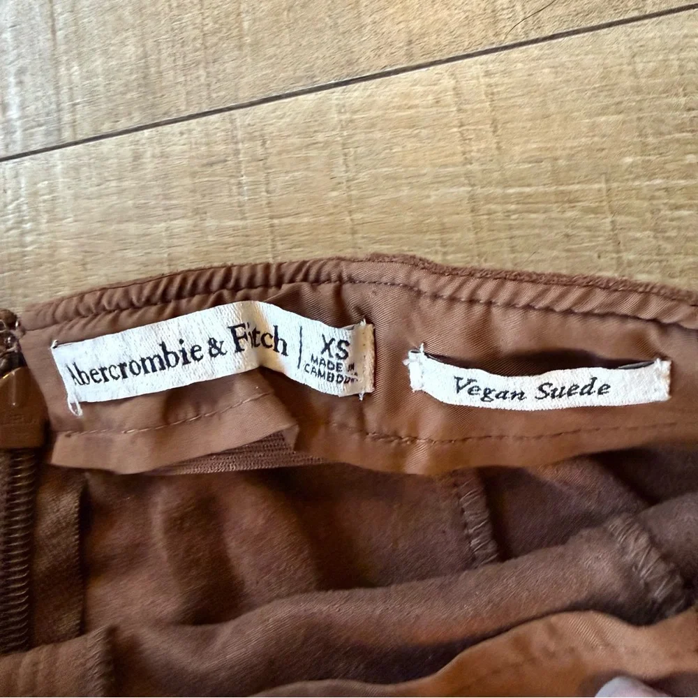Abercrombie & Fitch Chocolate Brown Vegan Suede A-Line Zip Mini Skirt XS twee